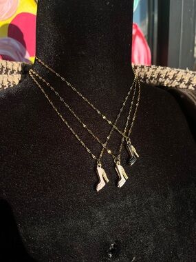 ✧ QUEEN SLIPPER NECKLACE ✧ Gold Chain Necklace with Heel Pendant - Women Jewelry